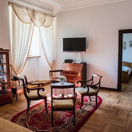 Palac W Rybnej Tarnowskie Góry Zimmer foto