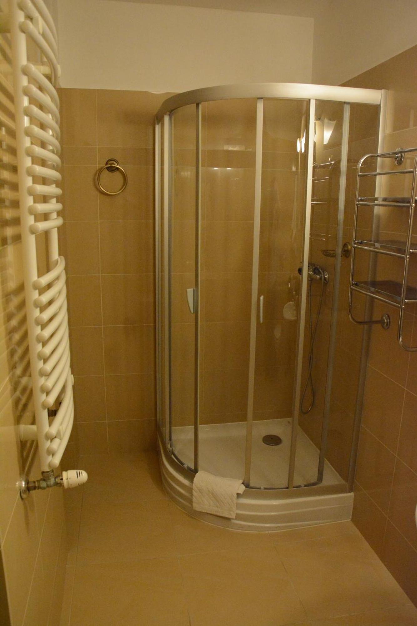 Palac W Rybnej Tarnowskie Góry Zimmer foto