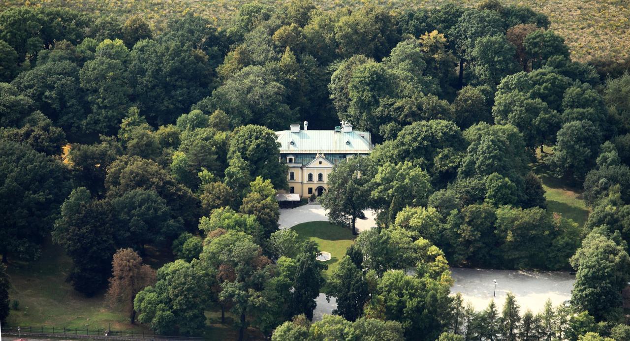 Palac W Rybnej Tarnowskie Góry Exterior foto