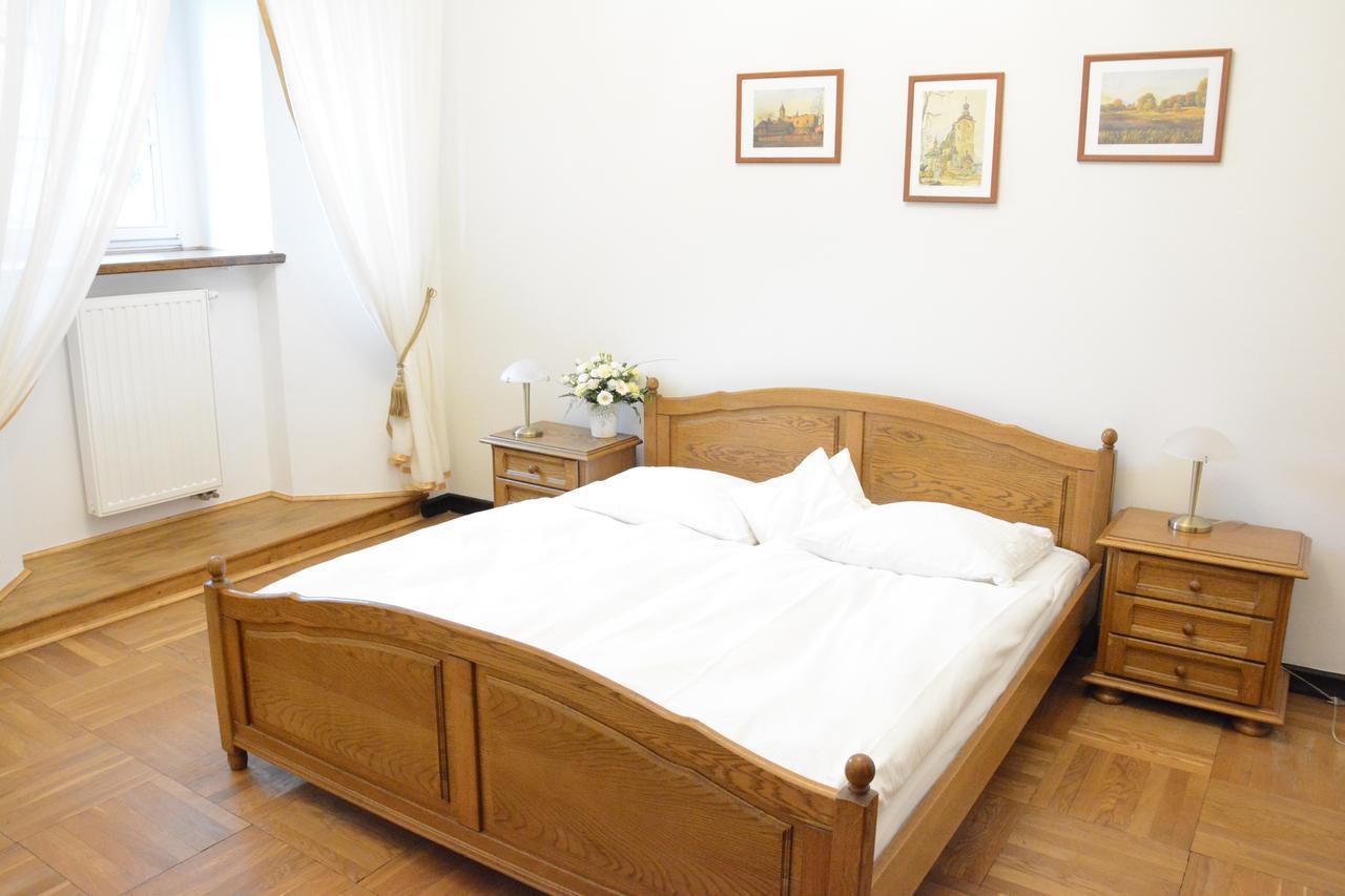 Palac W Rybnej Tarnowskie Góry Zimmer foto